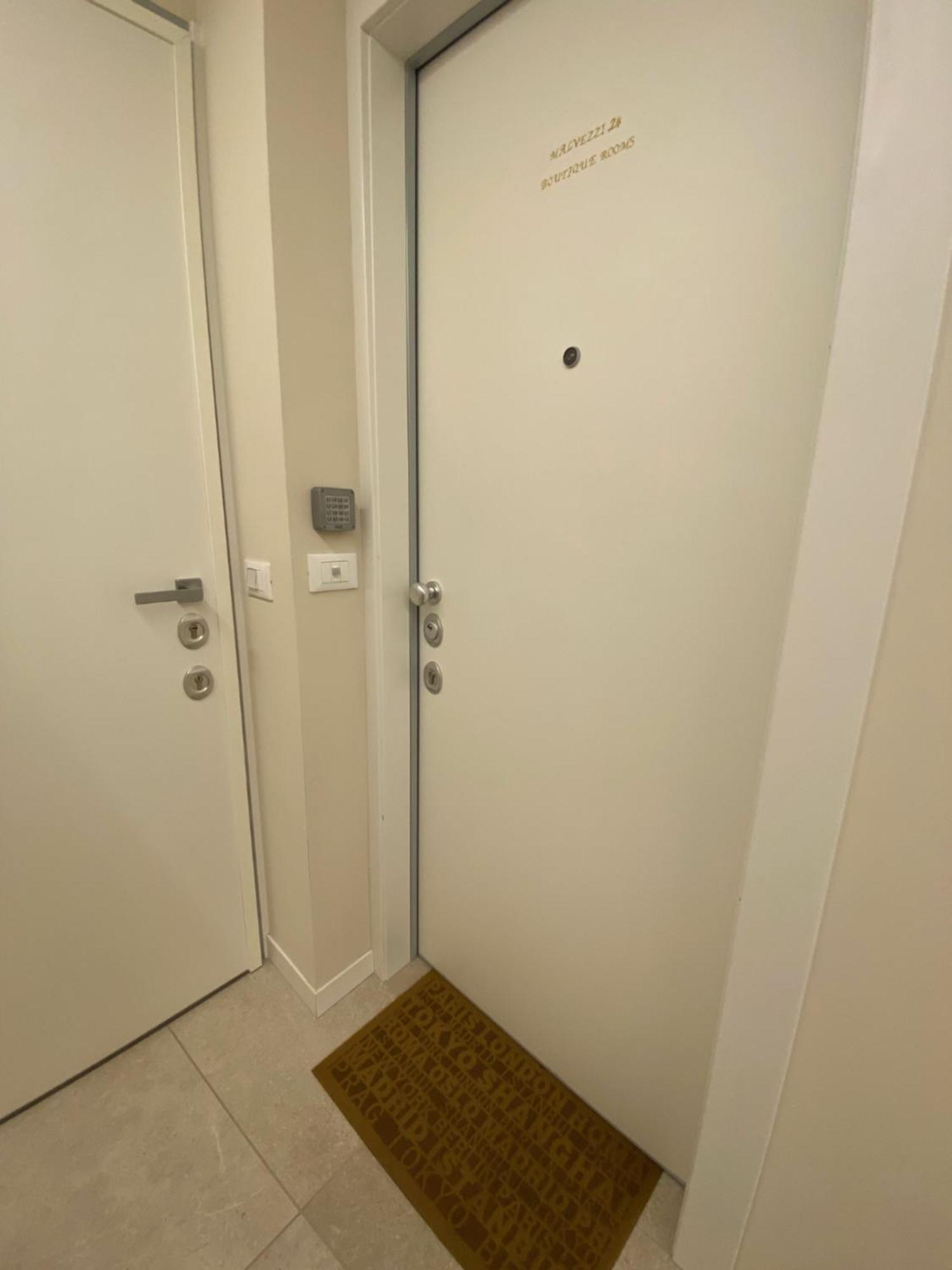 Malvezzi24 Boutique Rooms Десенцано дел Гарда Екстериор снимка