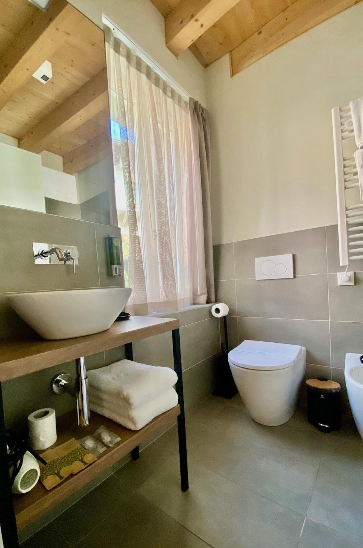Malvezzi24 Boutique Rooms Десенцано дел Гарда Екстериор снимка