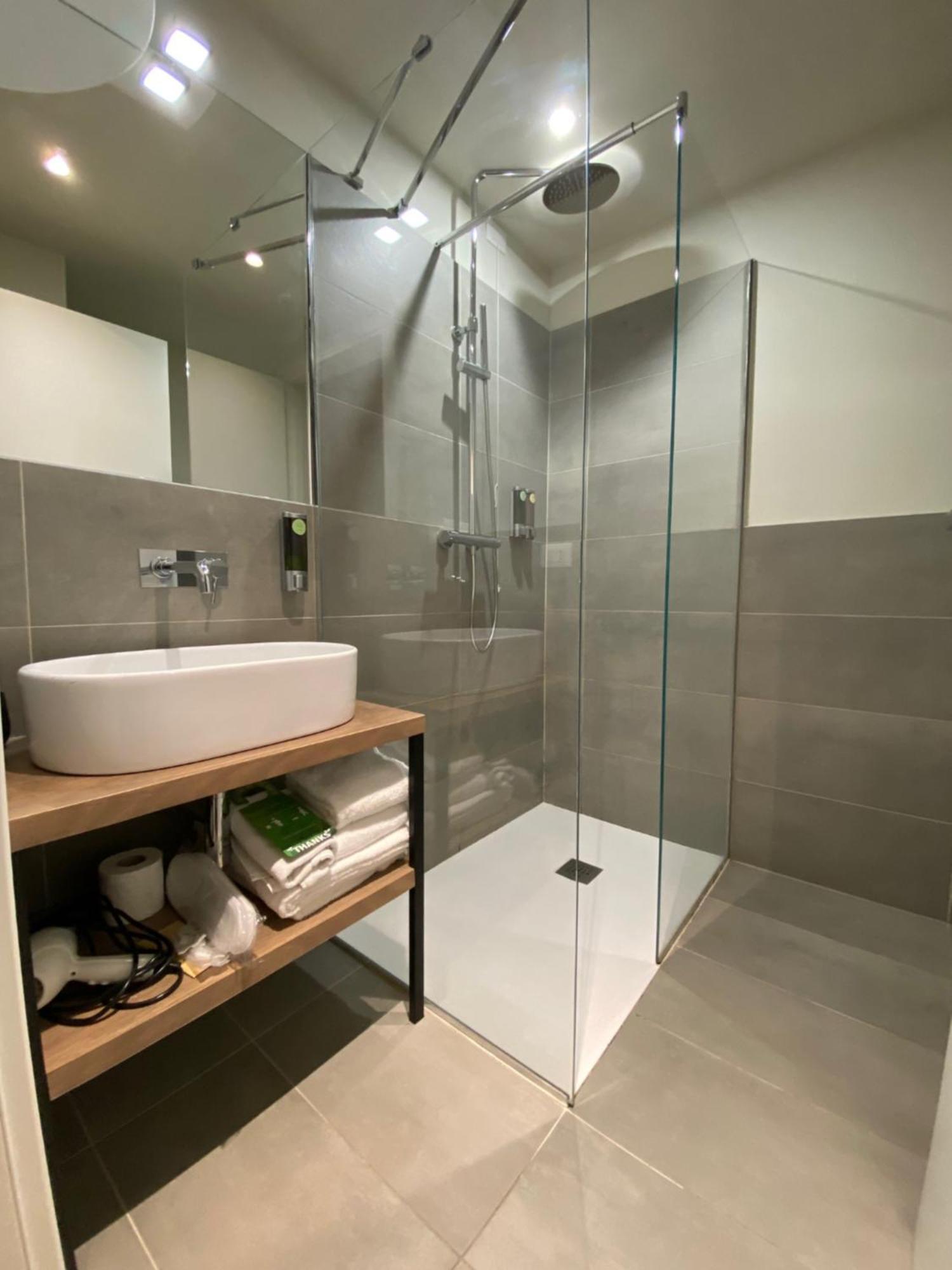 Malvezzi24 Boutique Rooms Десенцано дел Гарда Екстериор снимка